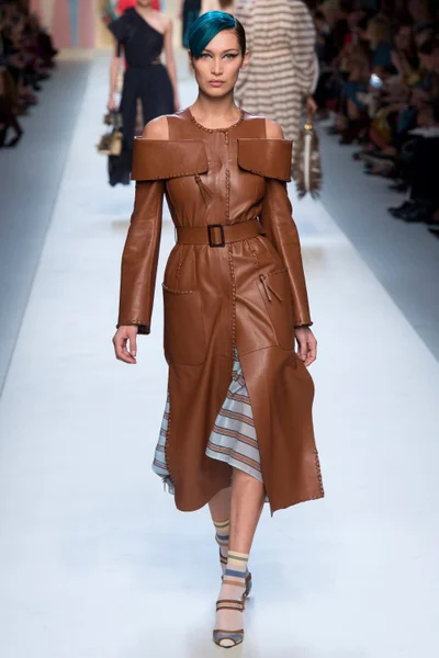 Look 30